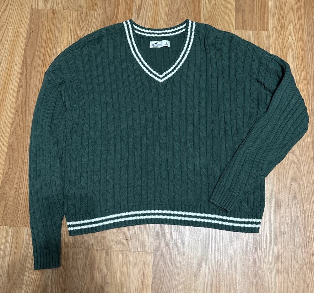 Hollister Woman’s Small Green Cable Knit V-Neck Varsity Striped Sweater Preppy